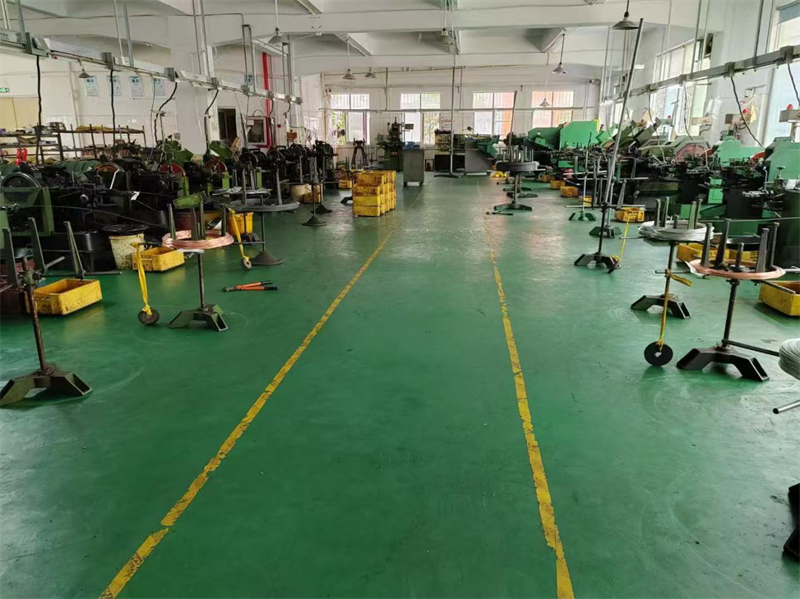 Ligne de production rivet dans les métaux nuote