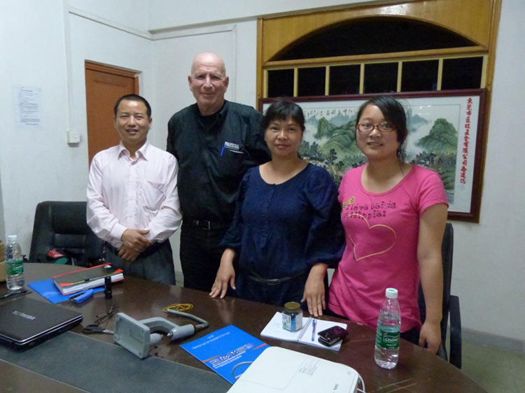 Bienvenue à mon ami autrichien Peter, venez chez Nuote Metals